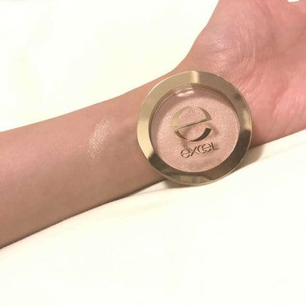 シャイニーシャドウ N/excel/単色アイシャドウを使ったクチコミ(1枚目)