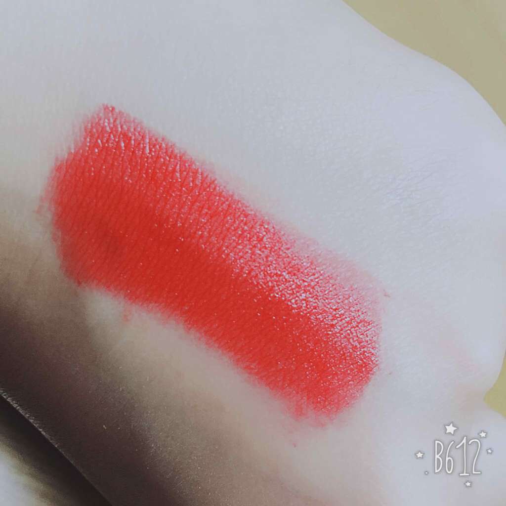 ビビッドマットリキッド/MAYBELLINE NEW YORK/口紅を使ったクチコミ(3枚目)