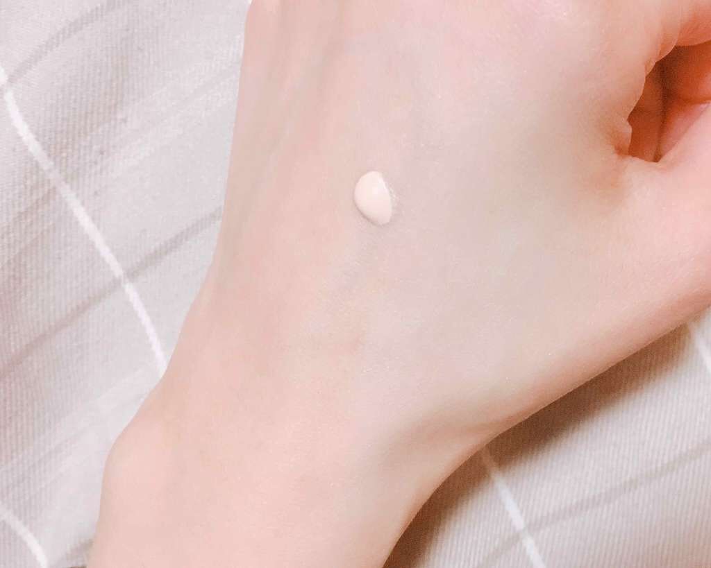 モイスチュアライジング ファンデーション プライマー S/PAUL & JOE BEAUTE/化粧下地を使ったクチコミ(2枚目)