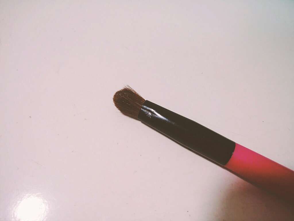 LJ アイシャドウブラシ S/LOUJENE/メイクブラシを使ったクチコミ（3枚目）