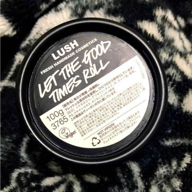 
LUSHの「毎日が晩餐」という洗顔料です😉⭐️
これは、本物のポップコーンが中に入っていて、匂いも甘いコーンのような匂いがします💭
私は好きな匂いですが甘めの匂いが苦手な方はちょっときついかもしれませ