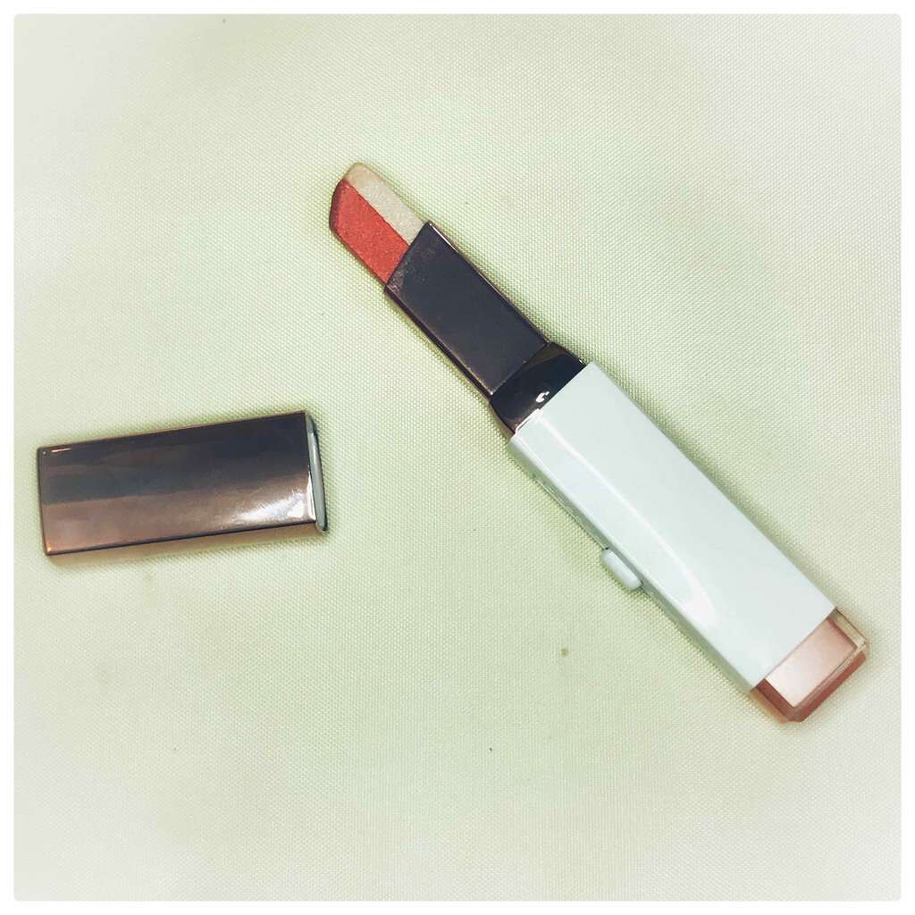 ツートーン シャドウ バー/LANEIGE/スティックアイシャドウを使ったクチコミ(2枚目)