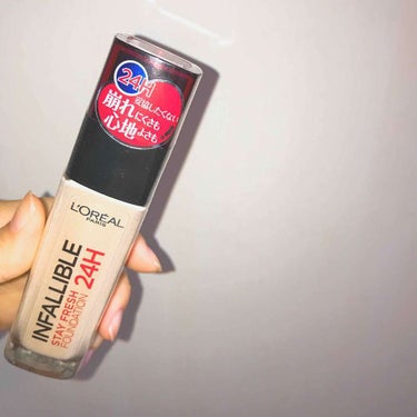 L'OREAL Paris リキッドファンデーション
色は3色あって、私は肌が白い方なので、
いちばん明るい色にしました！🌟
色はすごくちょうど良くて、少し白いくらいがいいので、ほんとにちょうどいい色で