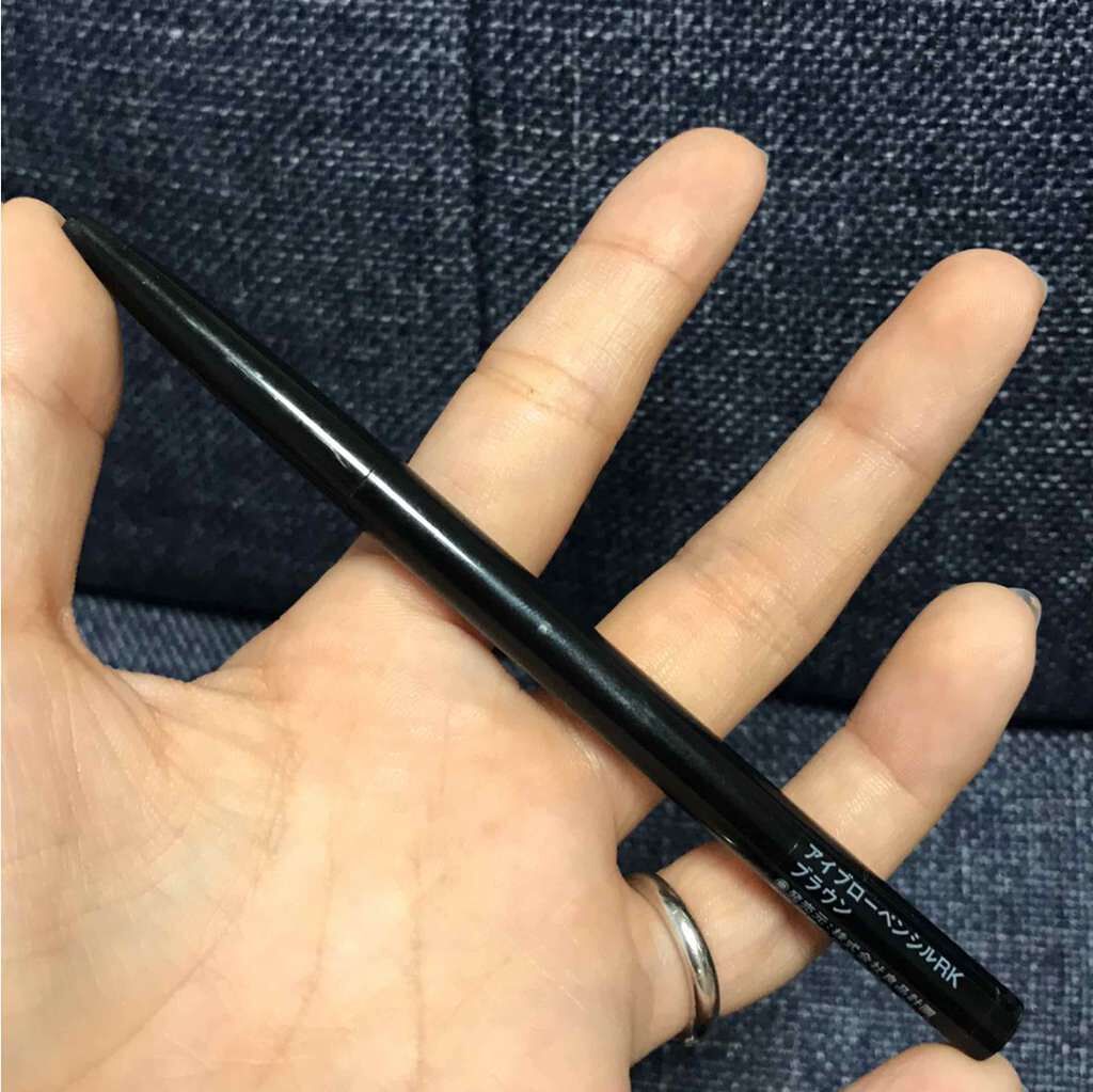 無印良品 アイブローペンシル・くり出し式（旧）のクチコミ「最近お気に入りのアイブロウはこの無印です🙆‍♂️💕
ブラウンを使用してますがペンシルの硬さが絶.....」（1枚目）