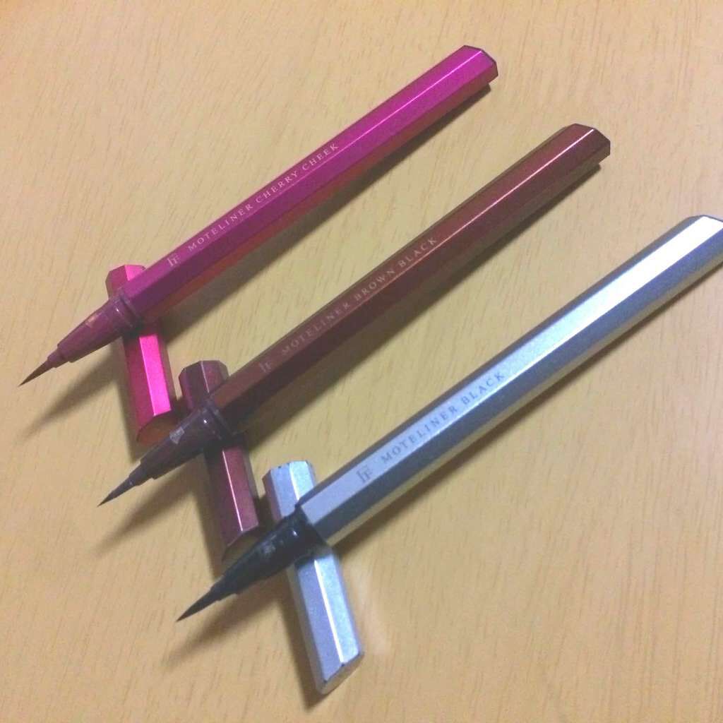 モテライナー リキッド/UZU BY FLOWFUSHI/リキッドアイライナーを使ったクチコミ(1枚目)