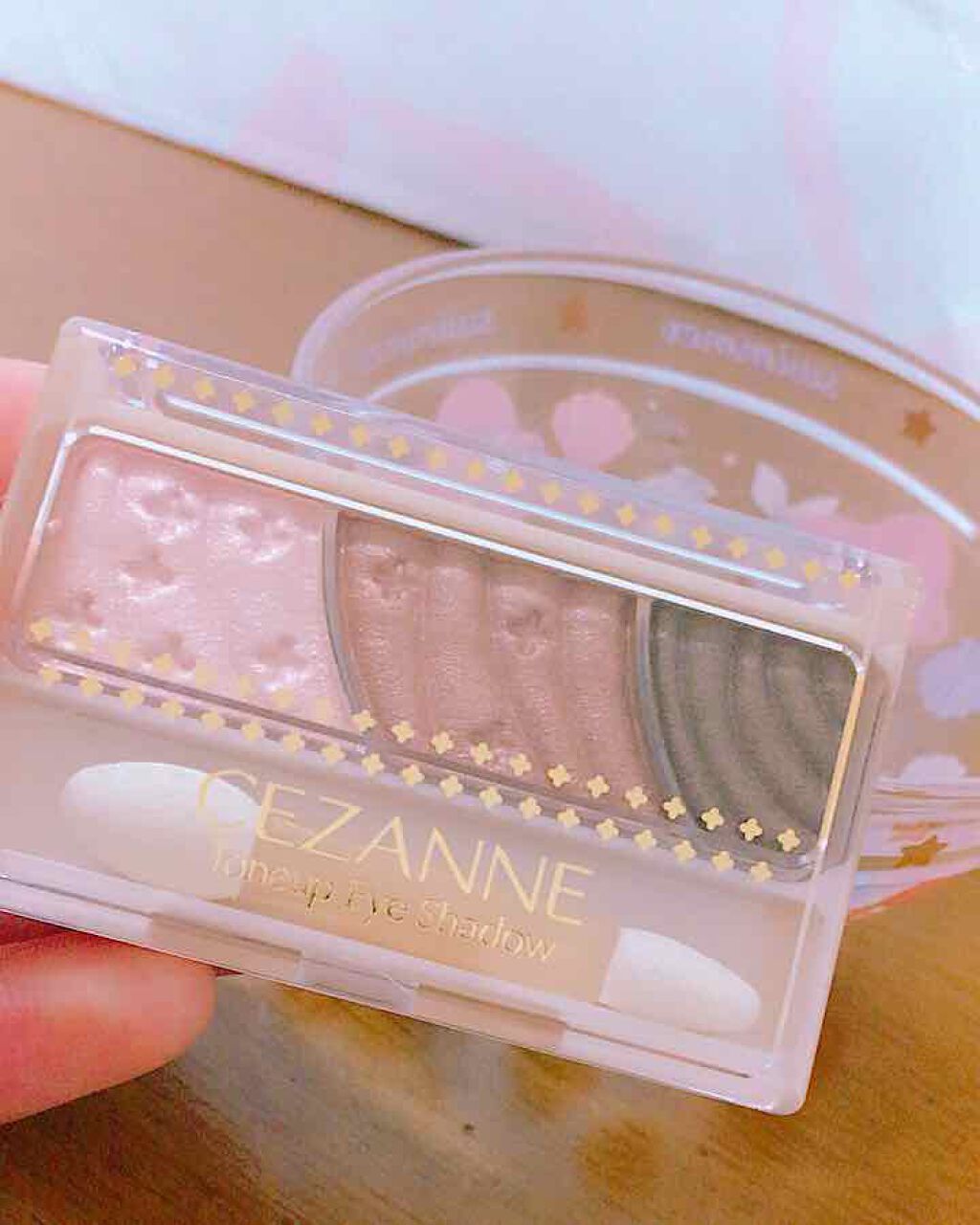 トーンアップアイシャドウ/CEZANNE/アイシャドウパレットを使ったクチコミ(1枚目)