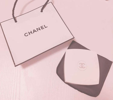 ル ブラン コンパクト ラディアンス 12 ベージュ ロゼ/CHANEL/パウダーファンデーションを使ったクチコミ（1枚目）