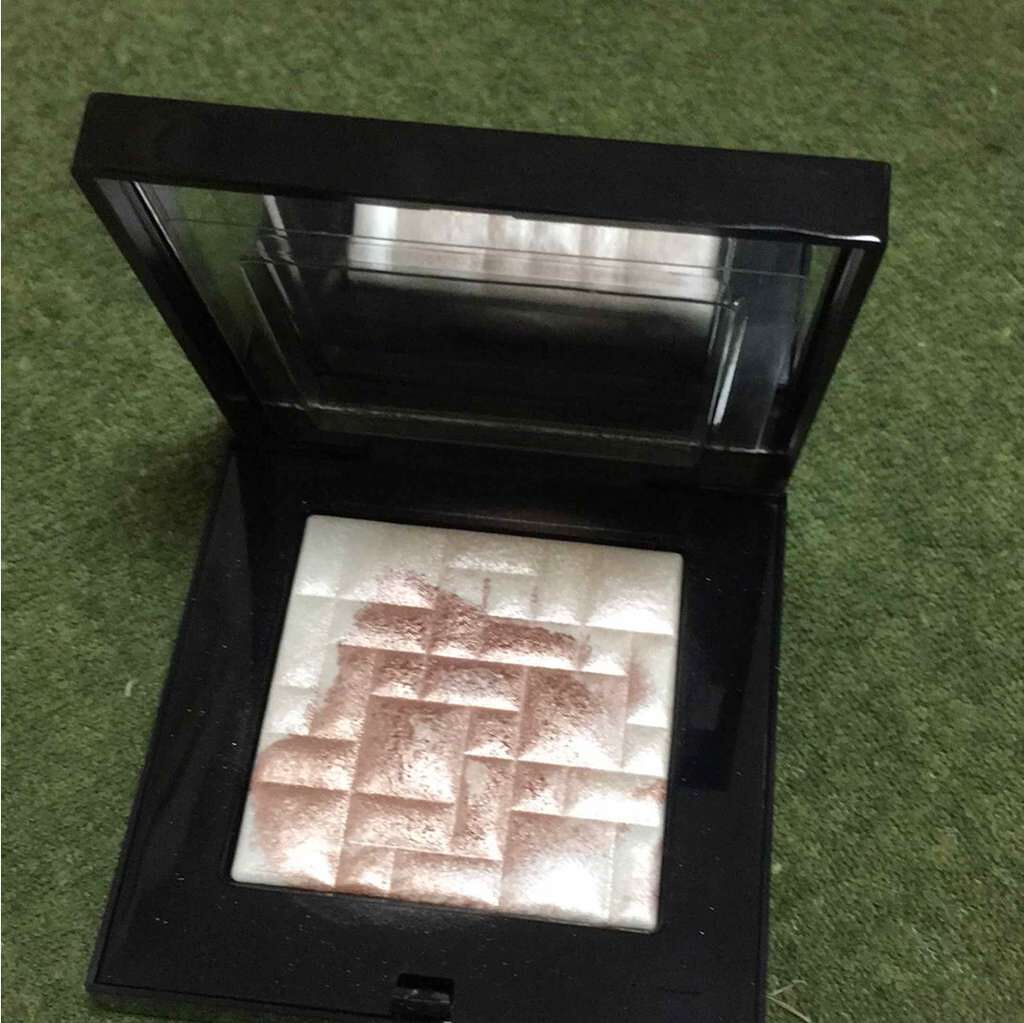 ハイライティング パウダー/BOBBI BROWN/パウダーハイライトを使ったクチコミ（2枚目）