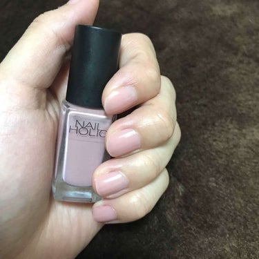 ☆NAIL HOLIC  BE816番

¥300(税抜)

私はバイト先がネイルNGなのですがネイルしたいので元の色に近い色を探しこの色を購入しました☺︎︎
この色は爪を健康的に、綺麗に見せてくれます