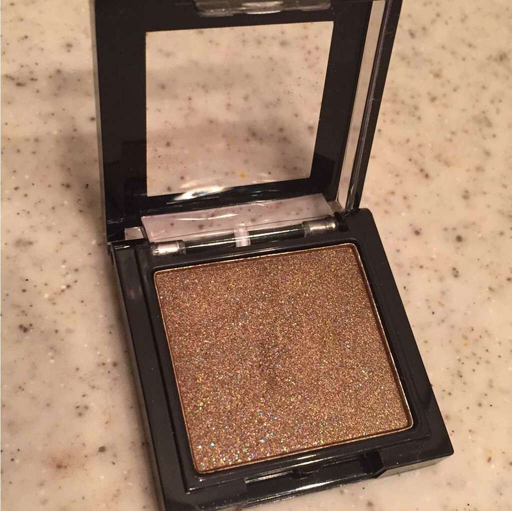 シングルアイシャドウ/マリブビューティー/単色アイシャドウを使ったクチコミ(1枚目)