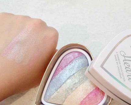 ブラッシング ハート/MAKEUP REVOLUTION/パウダーチークを使ったクチコミ(3枚目)