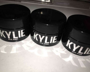 ウルトラグロウ　ルースパウダーハイライター/Kylie Cosmetics/ハイライトを使ったクチコミ（1枚目）