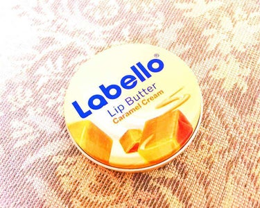 ニベアブランドの一部であるlabelloのリップバター。
ニベアのリップクリームがほしかったけど、こちらではニベアのリップケア用品はなくlabello が有名なよう。
冬に向けて乾燥がひどくなるので、リ