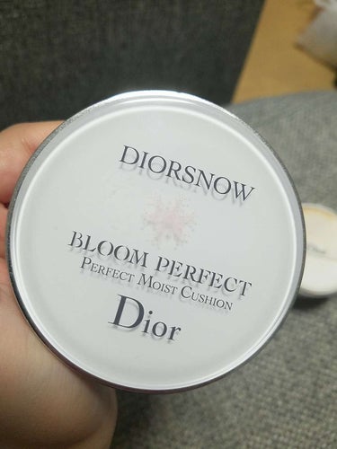 スノー ブルーム パーフェクト クッション SPF50／PA+++/Dior/クッションファンデーションを使ったクチコミ（2枚目）