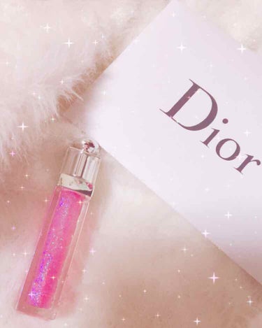 初投稿です！始めました！よろしくお願い致します🐰
Diorのアディクトグロス 💄 
ずっと気になっててやっと買いました♥
ブルーラメが綺麗でとても華やかになります୨୧
見た目もオーロラぽくてかわいいです