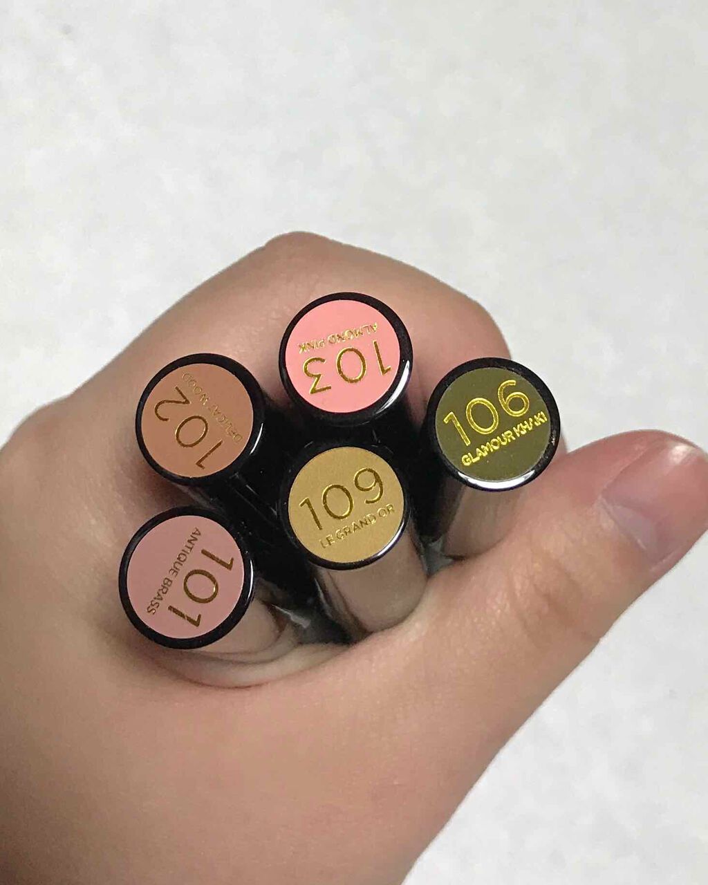 カラーリッシュルスティロスモーキー/ロレアル パリ/スティックアイシャドウを使ったクチコミ(1枚目)