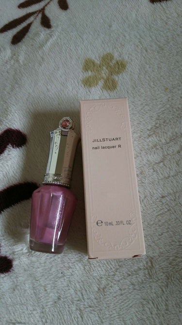 JILLSTUART ネイルラッカーR 21番
はじめてJILLSTUARTのネイルを買ってみたのですがとても良かったです！！
色は1度塗りだと透明感があります。透明感を出したい好きだという方には1度塗