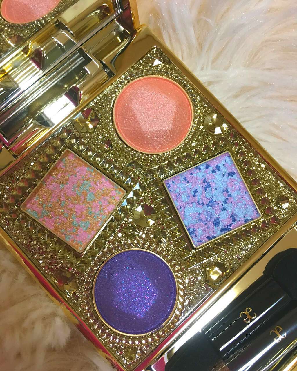 エレガンス ヌーヴェル アイズ/Elégance/アイシャドウパレットを使ったクチコミ(2枚目)