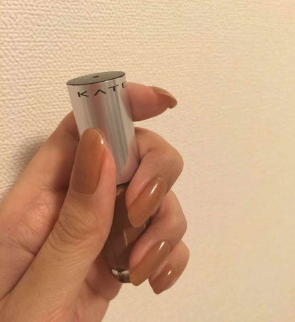 KATE ネイルカラーSのクチコミ「ケイト ネイルカラーS💕💅✨
BR-5
こちらは以前急にお葬式に行く事になり、ジェルネイルを.....」(1枚目)