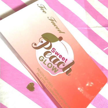 Too Faced  スイート ピーチ グロウ ピーチ インフューズド ハイライト パレットのクチコミ「こんばんは(゜▽゜)

Too Faced  Sweet Peach GLOW♡
ハイライト、.....」（2枚目）