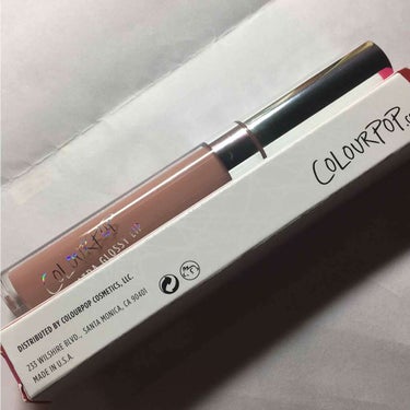 Colourpop 
Ultra glossy lip gloss
色はFairly Flossです。
ヌーディピンクで日本人でしたらどなたでも似合う色だと思います。