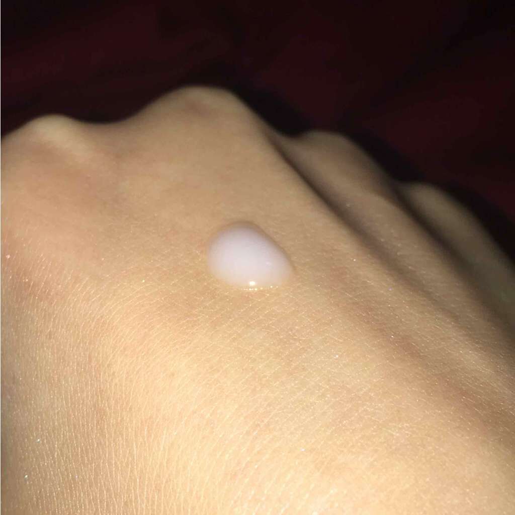 ニベア アクアボディミルクのクチコミ「甘ったるい匂いが苦手だったのでこの商品は爽やかな香りだったので購入しました🐥
沢山塗っても全く.....」（3枚目）