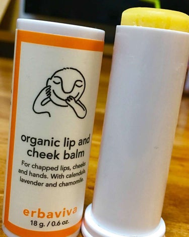 erbaviva organic lip and cheek barm

皮膚を保護・修復・鎮静させ保湿を手助けしてくれるスキンケアです。
なんと新生児から使えます👶🍼
24ヶ月使い切り。
そしてアメリ