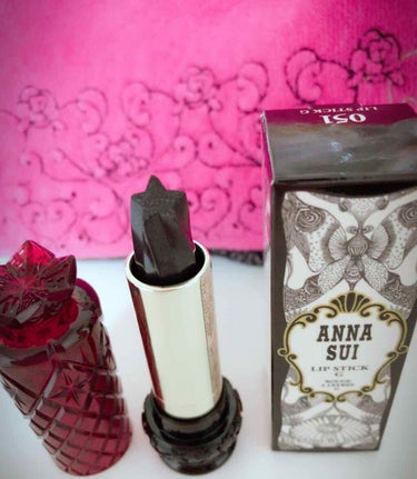 ANNA SUI リップ スティック Gのクチコミ「ANNA SUIの黒リップです❤️❤️

私はリップが大好きでよく買うのですが、
可愛らしい系.....」（1枚目）