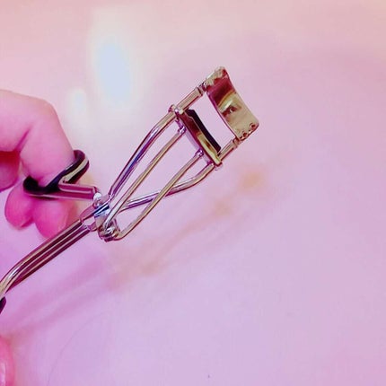 キャンドゥ ビューラーのクチコミ「こんにちは!みずきです(。 ・`ω・´) キラン☆
🎌キャンドゥ ポイントビューラー🎌
私.....」(2枚目)