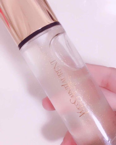 YSL の化粧下地💕

見た目からして高級感♡
クッションファンデを買った時に
下地も一緒に買うと割引がきくとの
ことだったので店員さんにおすすめ
されて購入♡♡

毛穴を埋めてくれる感じで
肌表面がつ