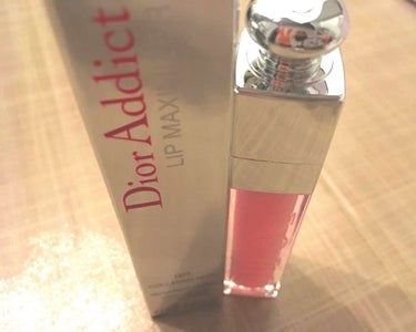 Diorのリップ買ってみました💄
多分持っている人多いと思いますが
このリップ確かにつけてみるとスースーします。口コミにはピリピリするとも書いてありましたがそこまで私は感じなかったです！

夜寝る前につ