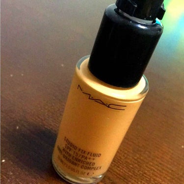 •MAC
スタジオフィックスフルイッドSPF15
NC25

