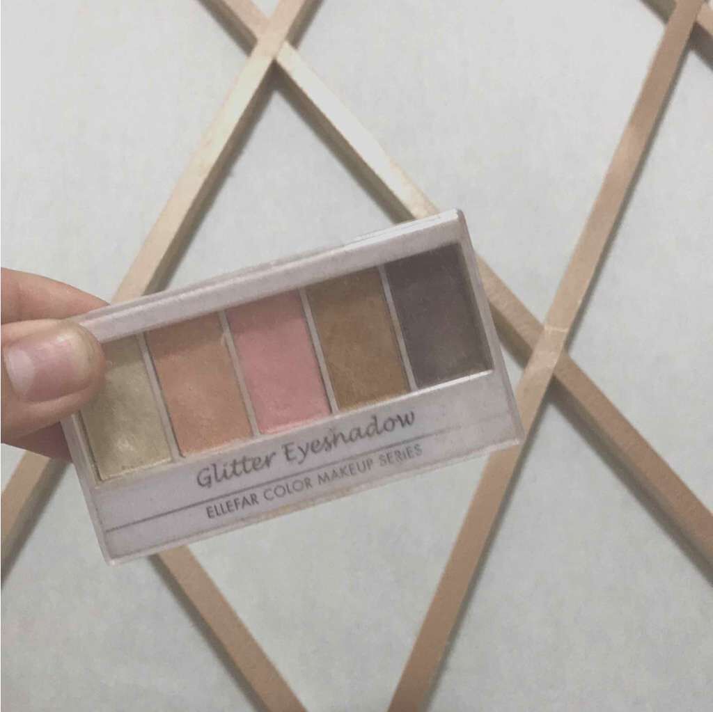 エルファー グリッターアイシャドウ/DAISO/アイシャドウパレットを使ったクチコミ(1枚目)