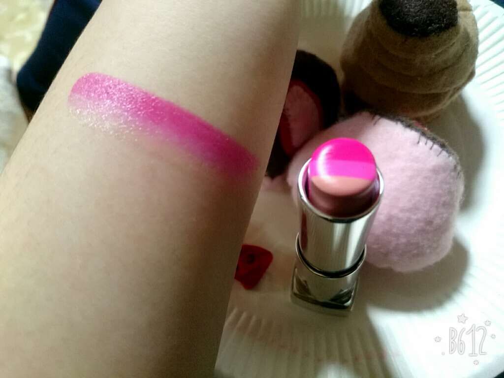 リップ フラッシュ ビッテン ストロボ/MAYBELLINE NEW YORK/口紅を使ったクチコミ（2枚目）