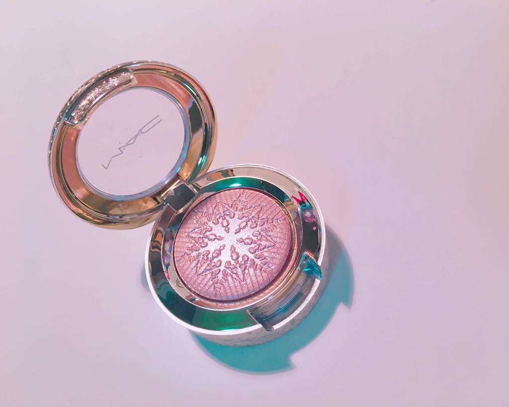 エクストラ ディメンション アイシャドウ 【ホリデーコレクション 2017】/M・A・C/単色アイシャドウを使ったクチコミ（3枚目）