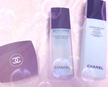 CHANEL❤️
基礎化粧品3セット。
左から
✨イドゥラビューティマイクロクリーム(保湿クリーム)

✨イドゥラビューティマイクロセラム(保湿美容液)

✨イドゥラビューティベリーモイストローション(