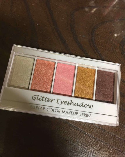 エルファーグリッターアイシャドウ/DAISO/アイシャドウパレットを使ったクチコミ(2枚目)