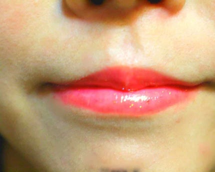 コンフォート リップオイル /CLARINS/リップグロスを使ったクチコミ(2枚目)