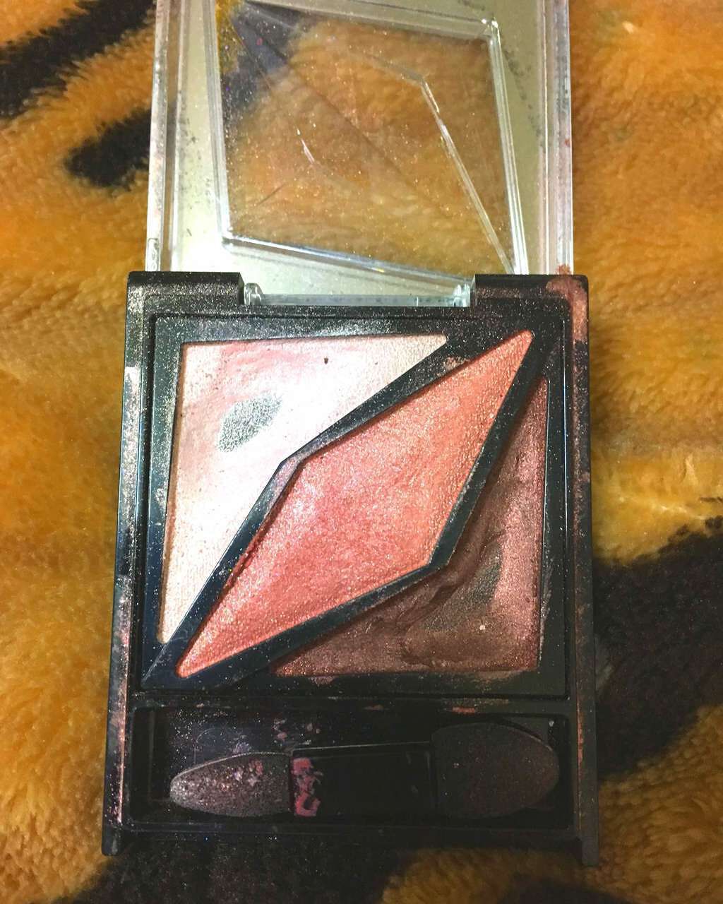 フォルミングエッジアイズ/KATE/アイシャドウパレットを使ったクチコミ(2枚目)