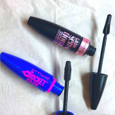 🎱MAYBELLINE NEW YORK
・LASH SENSATIONALLUSCIOUS
・the ROCKETVOLUM'EXPRESS

私はグアムで購入しました。

黒の方は長さを出したい時、