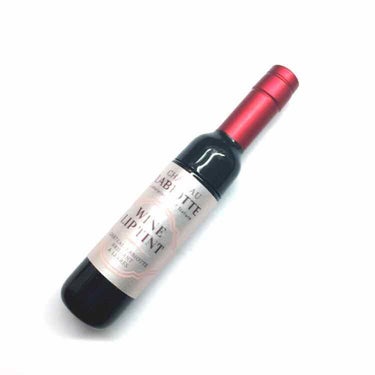 ❤︎#LABIOTTE #ワインリップティント

プラザで購入しました。
01番の赤は真っ赤な赤色です🍷💓

ティントなので内側に塗って外側に向けてぼかすとすごく可愛いです！ワインの見た目が可愛すぎます