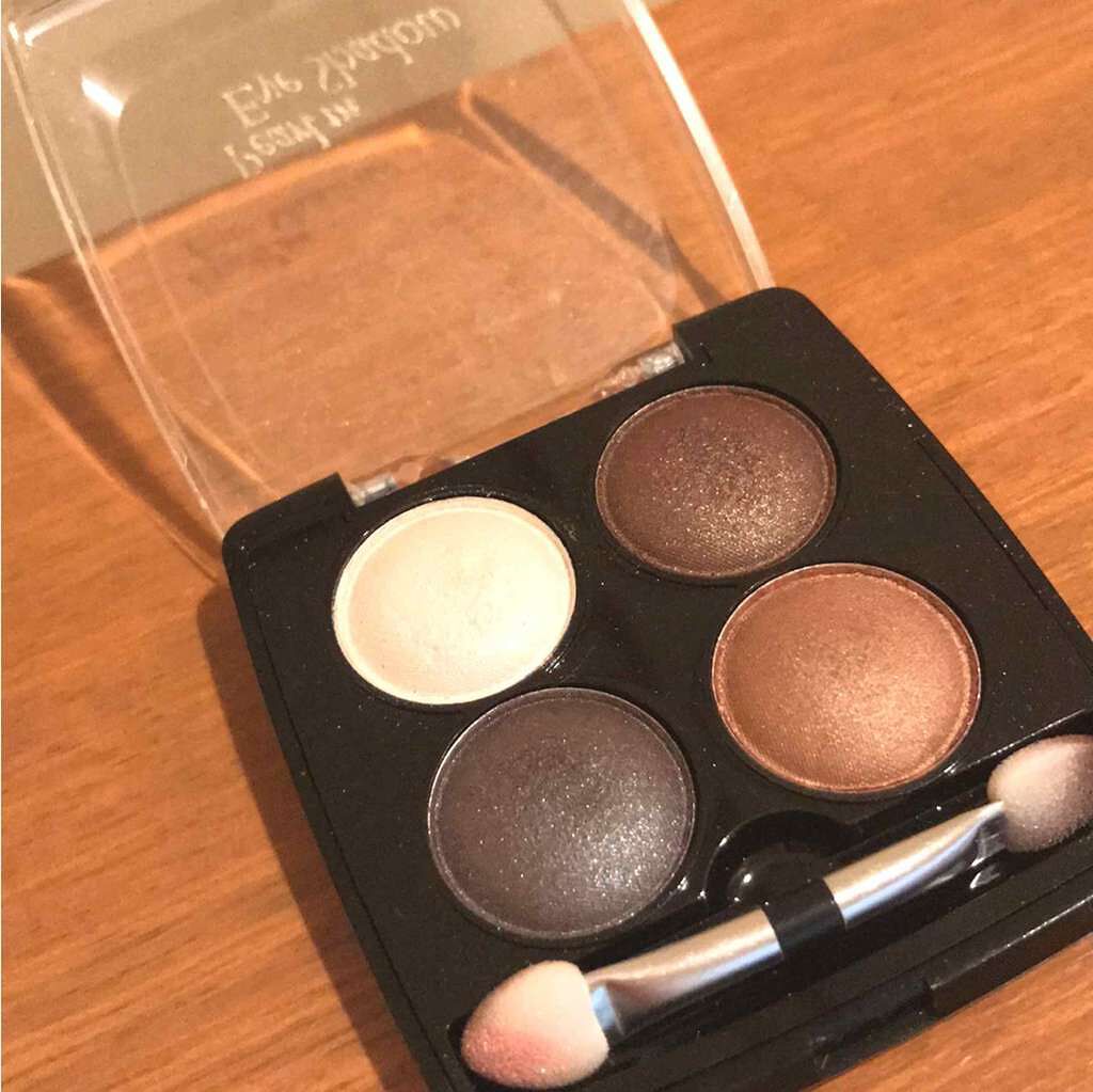 エルファー パールインアイシャドウ/DAISO/アイシャドウパレットを使ったクチコミ(1枚目)