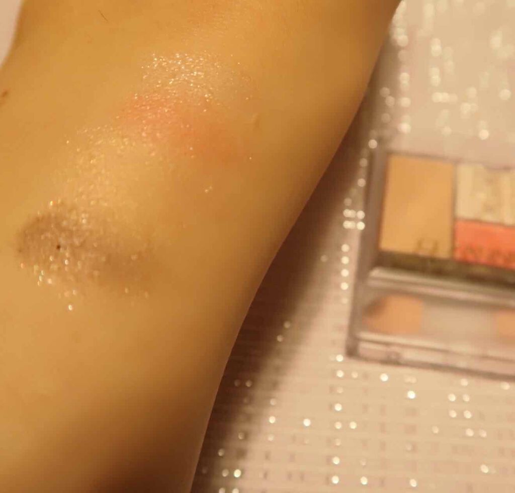 フォーカラー ラメシャドウ/CEZANNE/アイシャドウパレットを使ったクチコミ（3枚目）