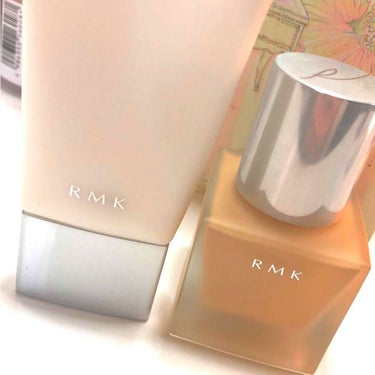 💁🏻RMK クリーミィポリッシュトベースN 00
💁🏻RMK クリーミィファンデーションN 102


わたしはこの二つをセットで毎日使っています😊

ベースは特にカバーをされるというより保湿されて肌が