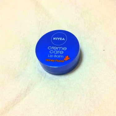 NIVEA クリームケアリップバーム
(ハチミツの香り)

この商品は私の1番オススメするリップバームです💗
これは匂いがハチミツの香りで例えるとディズニーランドのプーさんのハニーハントの香りがします！