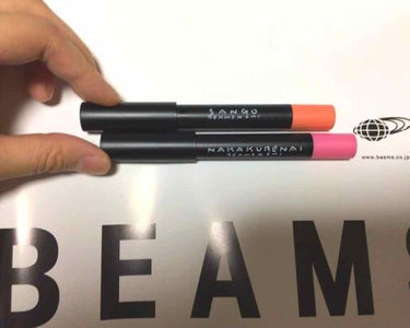 SPRiNGの付録のクレヨンコスメです🖍💄

両方ともつけた感じはマットでラメなし。
SANGOの色味はコーラルピンクで #MAC の#nippon を少し明るめにした感じでした。(写真3枚目、上がsa