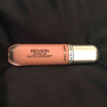 REVLON ウルトラ HD マットリップ
カラー 032

色が気に入って購入しました！
少し赤っぽいうすピンクです

チョコレートのような、フルーツのような、甘い香りがします

テクスチャーは、つけ