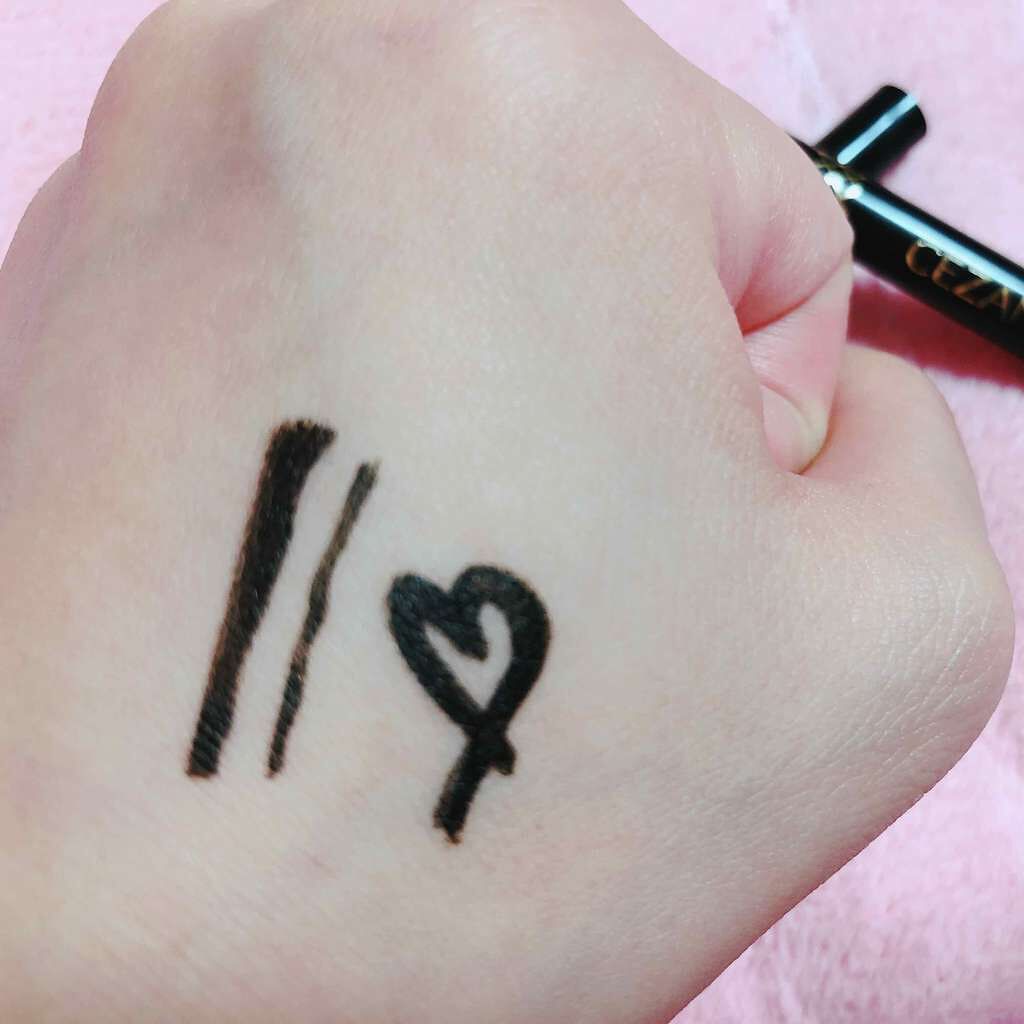 ブラックアイライナー細芯/CEZANNE/リキッドアイライナーを使ったクチコミ(3枚目)