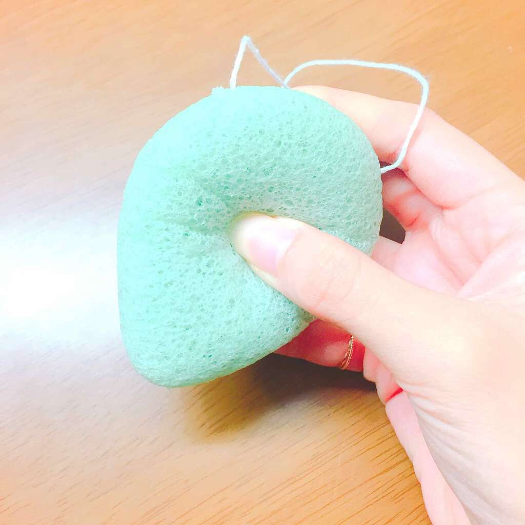 天然こんにゃくパフ/DAISO/その他スキンケアグッズを使ったクチコミ(2枚目)