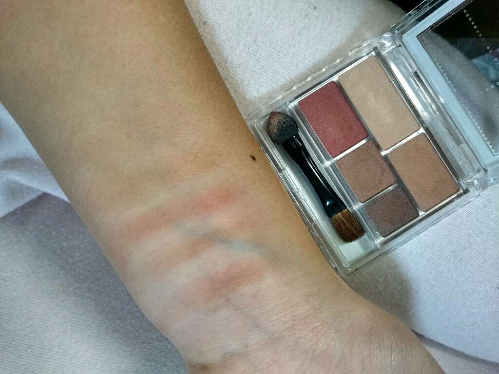 春姫ブラシ付きアイシャドウチップ/DAISO/メイクブラシを使ったクチコミ（2枚目）